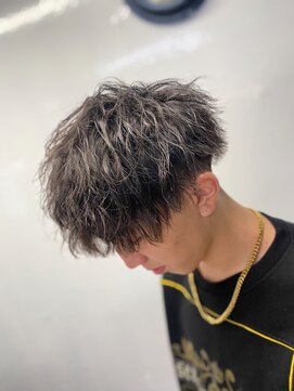 アイズ 海老名(AIZU) ツイストスパイラルパーマ波巻きスパイラルパーマメンズマッシュ