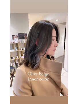 スウィープ 札幌大通(sweep) 艶々オリーブベージュ　インナーカラーミルクティー