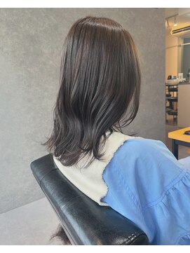 フー(feu) 透け感ベージュカラー。