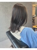 透け感ベージュカラー。