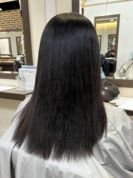 ヘアーアンドメイク ビス(HAIR&MAKE bis) ドライだけでストレートに！縮毛矯正【唐木彩華】