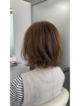 ジエクト アイロ(The Ect ilo) くびれボブ　アッシュベージュ