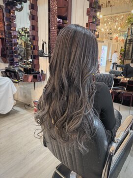 シークレットミラーズ(SECRET MIRRORS) グレージュカラー