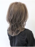 ミディアムレイヤーくびれイメチェンヘア顔周りレイヤー
