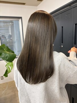 モコヘアーフロール(MOCO hair flor) 透け感オリージュカラー × 艶ストレート