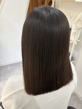 エスト(est) 60代/白髪染め/ミディアムストレート【新宿/髪質改善】