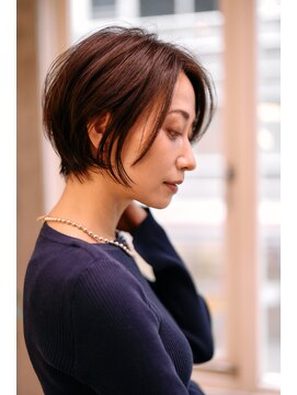 トリコバイフェイス (Trico by FACE) ショートカット/ショートボブ/白髪ぼかし/ 30代/40代/50代