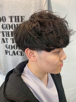 MENS HAIR SHOP Good Place&thing 江坂店の写真/【江坂駅徒歩5分】カジュアル~ビジネスまで幅広く対応しています。ビジネス・トレンドヘアご相談下さい♪