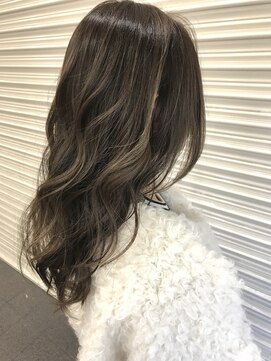 ボタニウム バイ アールサロン(BOTANIUM by RrSALON) 【BOTANIUM滝島】外国人風ナチュラルハイライトstyle