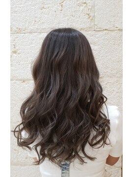 ティンク 横須賀中央(Tink) 艶感のあるカラー