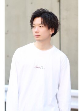 ホワイト(WHITE) センターパートツイスト ×ソフトツーブロック×WHITE出原