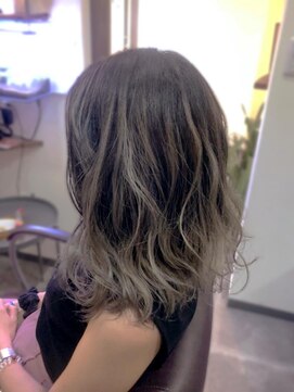 24 岸和田店 自分だけのオシャレカラー。これが噂のバレイヤージュ