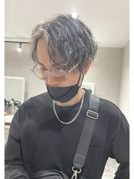 リアイス(Re:ICE) コムドットやまと風センターパートハイライトパーマ