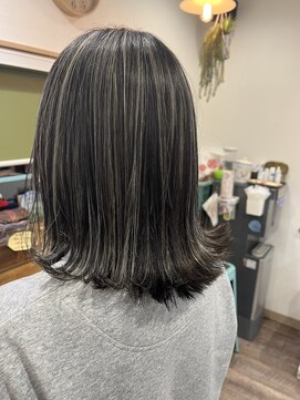 アレンジヘアー(aRe:nge HAIR) 白黒ハイライト