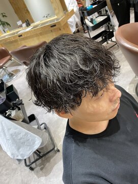 クオル 立川(QOL) 波巻きスパイラル 刈り上げマッシュ