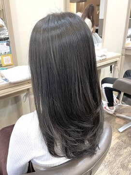 アルターリール(aL ter Rire) カール/セミディ/シアーカラー/姫カット/鎌取/中村郁未