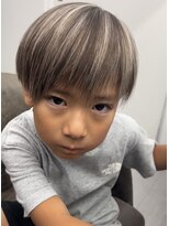 キング 高槻(K!ng)&nbsp;縮毛矯正髪質改善ハイライトレイヤーカット高槻美容室エクステ