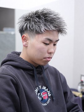 スラッシュ(SLASH) メンズパーマ/ハイライト/短髪/フェードカット/ツイスト/姫路