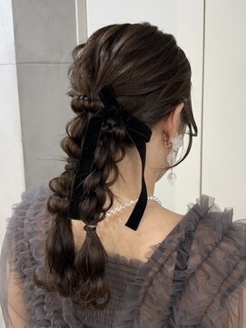 デューヘアー(due hair) ツインポニー/ミディアムアレンジ/参列ヘア