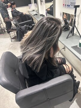 キング 心斎橋店(K!ng) 韓国オルチャンレイヤーカット透明感カラー顔まわり前髪カット