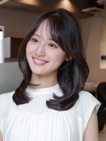 ヴィヴィッド オモテサンドウ(ViViD omotesando)&nbsp;仕事中も可愛いセミロングレイヤー/巻ける縮毛矯正