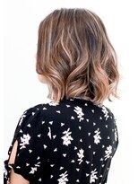 ソーホー ニューヨーク シズオカ(SOHO newyork SHIZUOKA) グレージュカラーのフェミニンカールミディ