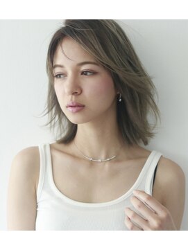 クラン(clan) clan<色っぽふんわりミディ アッシュカラー>