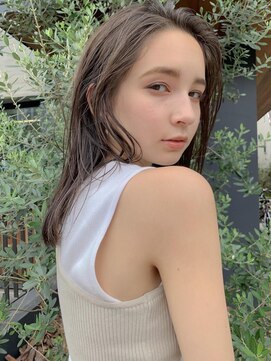 ナル(nalu.) くすみベージュ / グレージュ / 透明感カラー