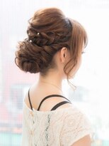 ヘアーメイク ティアラ(Hair make Tiara) 編み込みツイストアップヘア☆+°