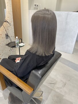 ティム(tim) グレージュカラー