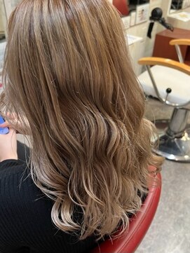 ロマンヤカタ ファース(ROMAN YAKATA fars) ハイトーンミルクティーカラー＠田島