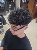 【GROOMER/S 丸山】 スペインカール パーマ フェード スタイル