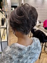 大人前下がりボブボリュームアップカット