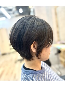 アグ ヘアー ミロ 本厚木店(Agu hair milo) 20代30代40代黒髪でも軽く魅せる ショート 本厚木