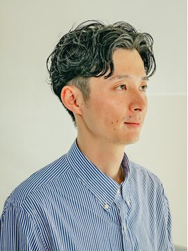 ベンジー 薬院大通店(benji) 大人メンズヘア センターパート 3