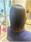 切りっぱなしボブ×マットベージュ