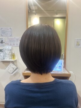 フリージア(freesia) ショートボブ/ニュアンスカラー/髪質改善トリートメント