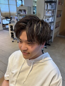 ハピネスフィール 宇治店(Happiness FEEL) アップバング金髪メッシュハイライトブリーチダブルカラー