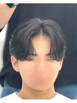 センス 渋谷 宇田川交番前(SENSE)&nbsp;ブルーブラック/フェザーパーマ/刈り上げセンターパート/メンズ