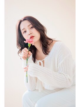 ファムバイアヴァンス(Femme by AVANCE.) チェリーブラウン柔らかウェーブで魅せる抜け感ヘア