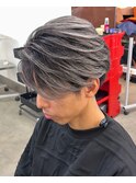 ホワイトシルバーグレーバレイヤージュツーブロセンターパート