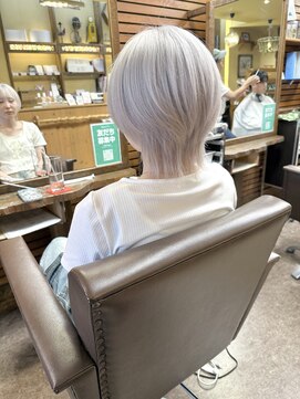 ヘアースペース エートゥーゼット(HairSpace AtoZ) ハイトーンカラー/ダブルカラー/ホワイトカラー