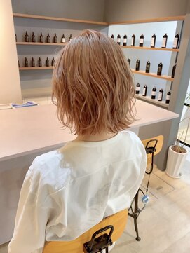 フランチェスカドットボブ(francesca.bob) ハイトーンベージュ×bob[田野]