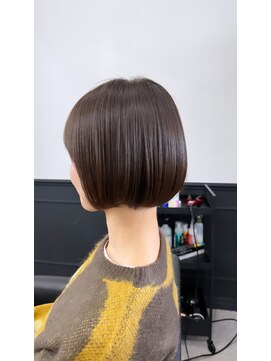 ログ(LOG) 似合わせショートボブ透明感カラー