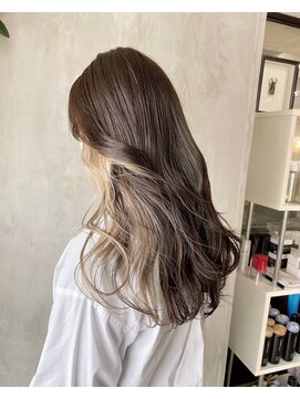 サクラ オモテサンドウ(SAKURA) インナーカラー/ブロンドカラー/イヤリングカラー/ブリーチ