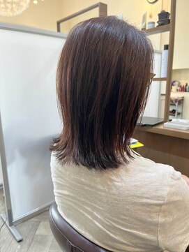 アトリエ リッツ(ATELIER RITZ) ☆ナチュラル外ハネくびれロブ☆