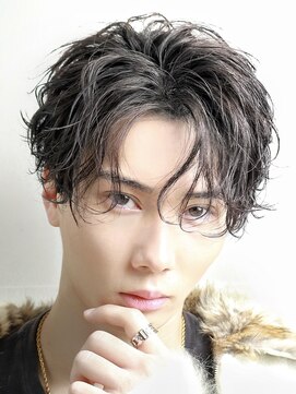 クロトヴィラ 天神大名(KUROT villa) スパイラルルーズシャドウパーマセンターパート