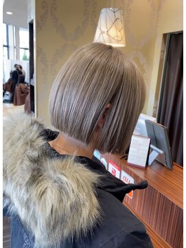 アース いわき店(HAIR&MAKE EARTH) ミニマルライン×グレージュコンパクトボブ