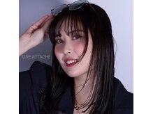 アンアタッシュ(UNE ATTACHE)