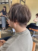 ワラティク(WARATI C) 刈り上げマッシュショート/白髪ぼかし
